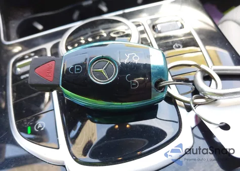 2018 Mercedes-Benz C 300 from USA, damaged, VIN 55SWF4JB8JU246960